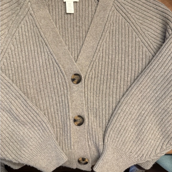 H&M Light Gray Ribbed Cardigan - Picture 2 of 4